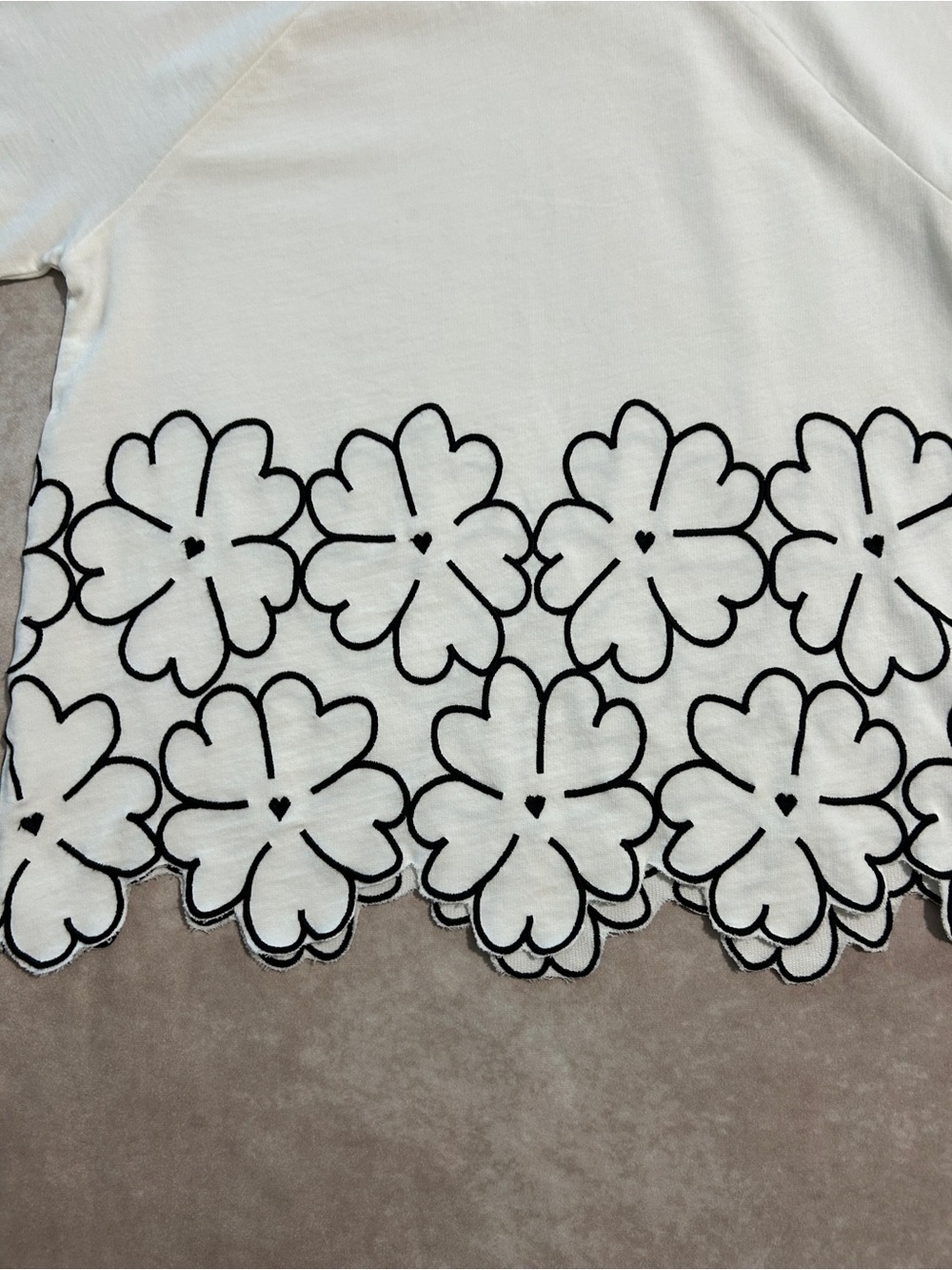 Maeve Anthropologie White Floral Short Sleeve Top Red Burgundy Trim 100% Cotton - Picture 2 of 6